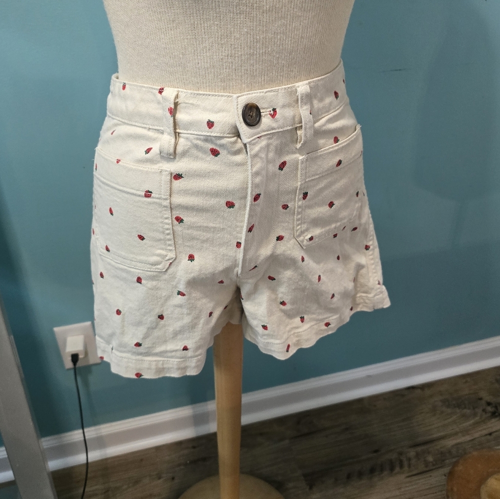 Madewell Cream High-Waist Shorts with Red Strawberry Print